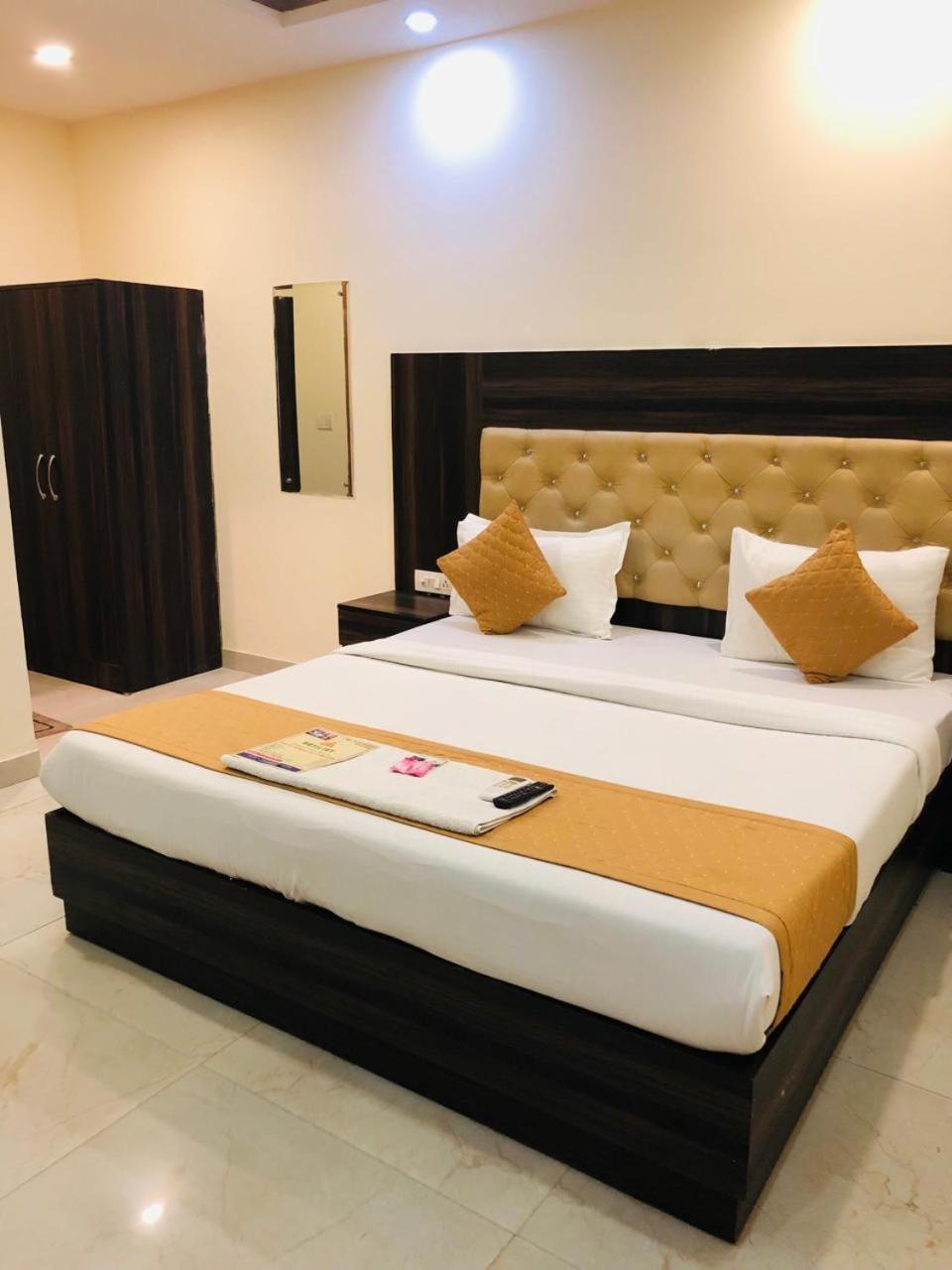 Hotel Airport International Neu-Delhi Exterior foto